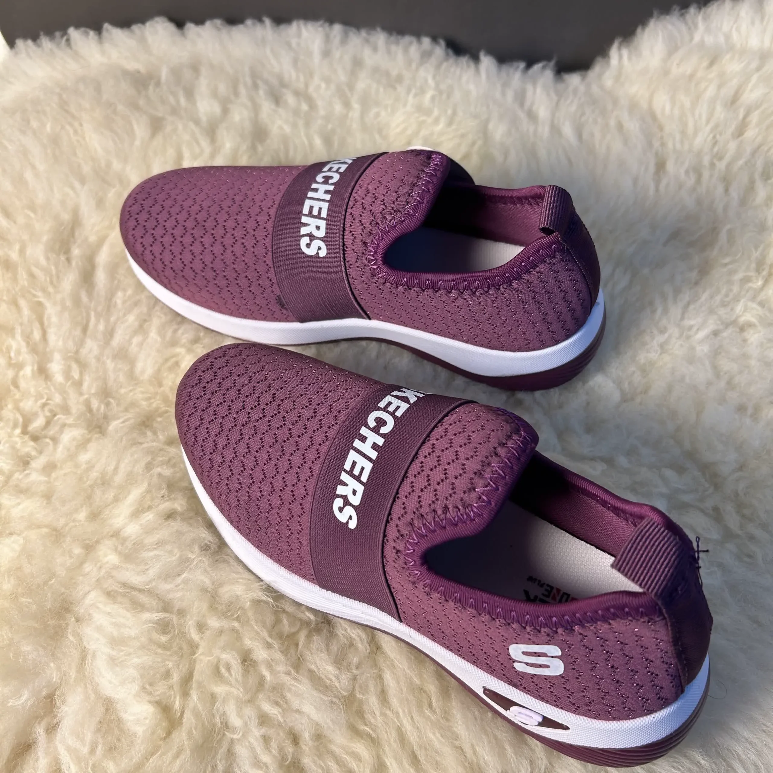 Skechers Premium Edition - Image 3