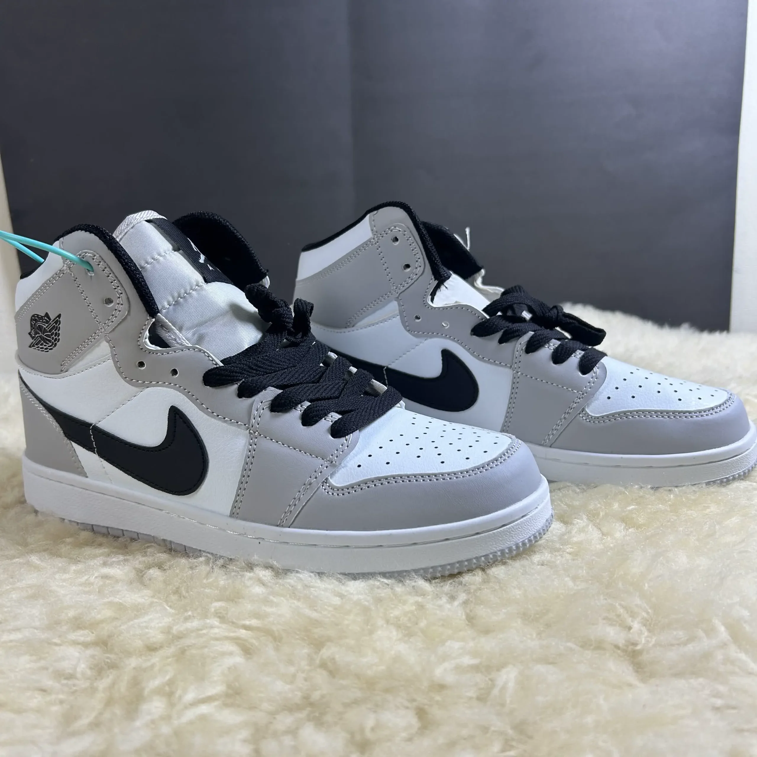 Jordan Premium Edition - Image 2