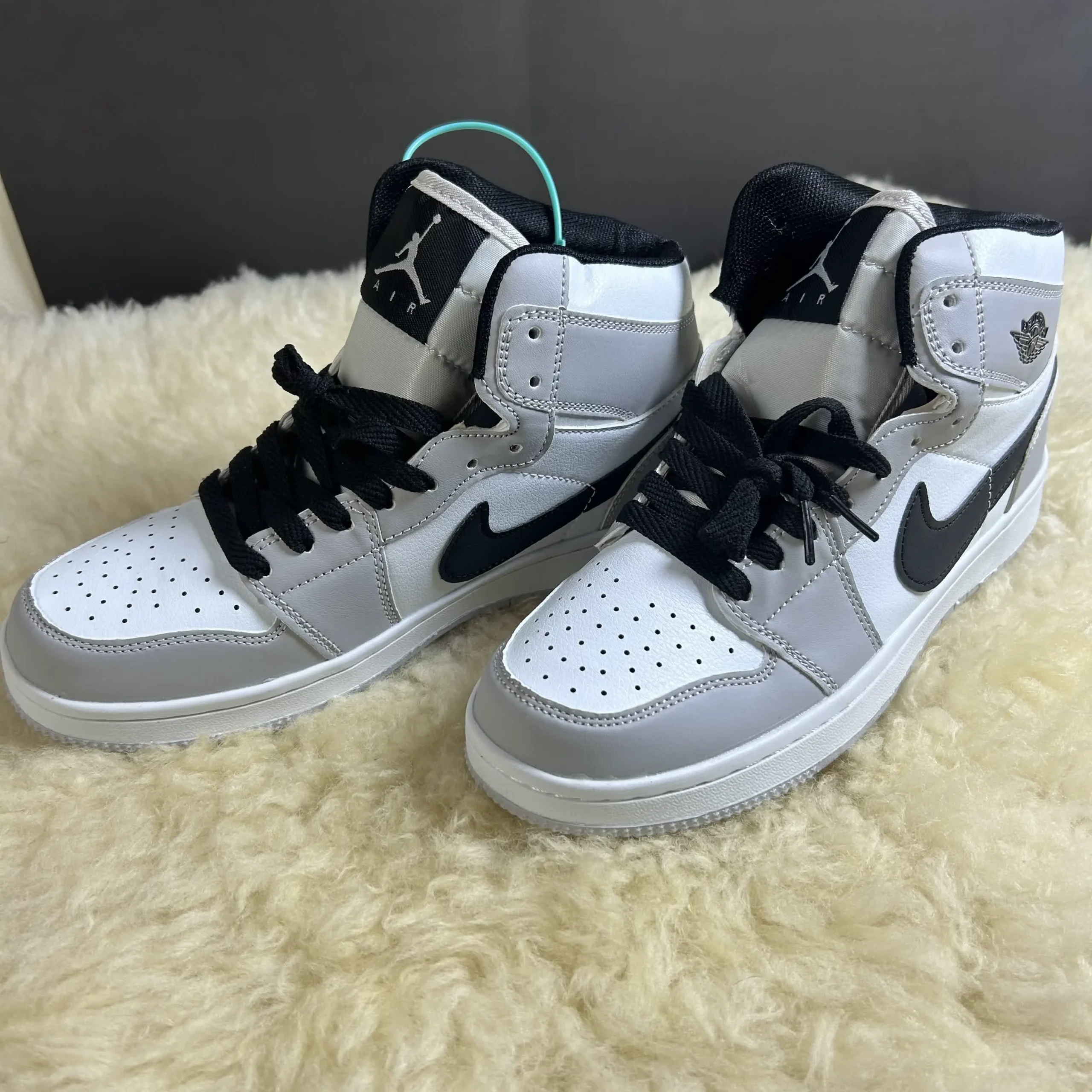 Jordan Premium Edition - Image 3